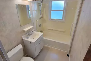 319 W Melvin Ave, Oshkosh, WI 54901 - Photo 11