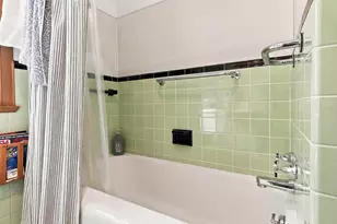 422 E Mission Rd, Green Bay, WI 54301 - Photo 23