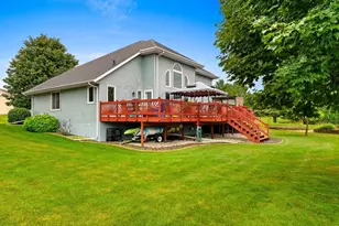 8159 Galaxy Dr, Neenah, WI 54956 - Photo 41