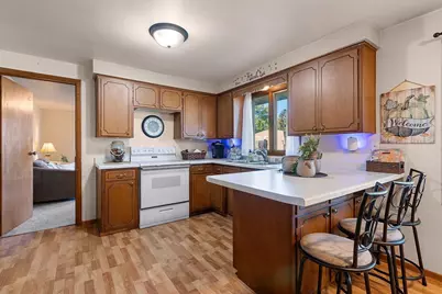 1110 Michaline Drive, Green Bay, WI 54304 - Photo 9