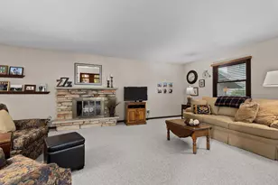 1211 Lynrose Ln, Neenah, WI 54956 - Photo 17