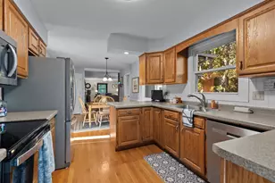 1211 Lynrose Ln, Neenah, WI 54956 - Photo 11