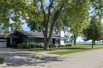 1120 Baldwin Avenue, Oshkosh, WI 54901 - Photo 1