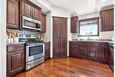 899 Lotus Trail, Menasha, WI 54952 - Photo 7