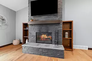 3353 Langdon St, Green Bay, WI 54311 - Photo 9