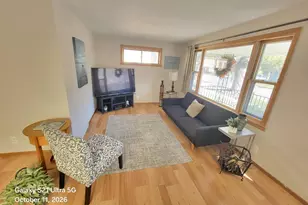 909 N Mason St, Appleton, WI 54914 - Photo 3