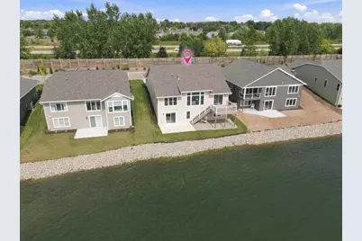 1389 Prairie Lake Circle, Neenah, WI 54956 - Photo 39