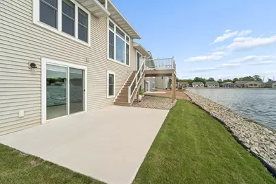 1389 Prairie Lake Circle, Neenah, WI 54956 - Photo 37