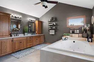 764 Saddlebrook Ct, Neenah, WI 54956 - Photo 35