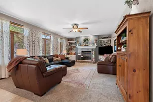 764 Saddlebrook Ct, Neenah, WI 54956 - Photo 21
