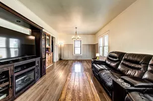 1033 N Sawyer St, Oshkosh, WI 54902 - Photo 5