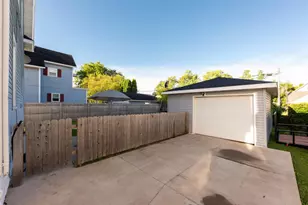 1033 N Sawyer St, Oshkosh, WI 54902 - Photo 27