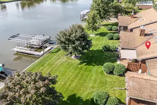 806 E River Dr, Omro, WI 54963 - Photo 33