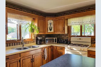 301 W Howard Street, Manawa, WI 54949 - Photo 5