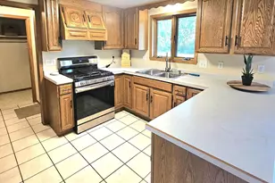 2456 Heather Rd, Green Bay, WI 54311 - Photo 11