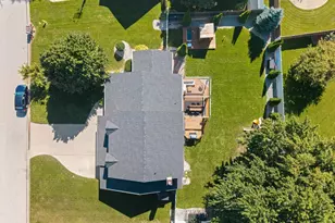 2648 Vonda Dr, Green Bay, WI 54311 - Photo 3