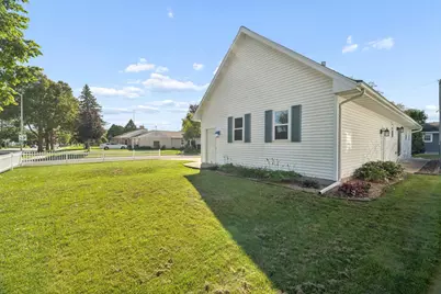 10 S Royal Avenue, Fond du Lac, WI 54935 - Photo 3