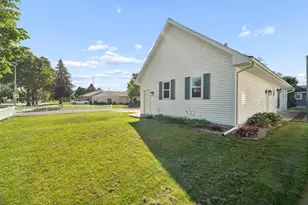 10 S Royal Ave, Fond du Lac, WI 54935 - Photo 3
