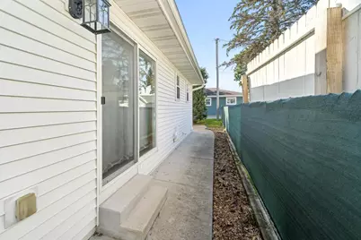 10 S Royal Avenue, Fond du Lac, WI 54935 - Photo 5