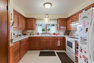 233 E National Ave, Brillion, WI 54110 - Photo 33