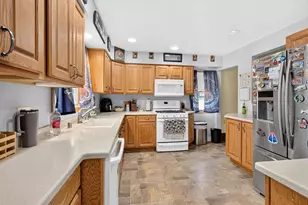 411 Knapp St, Oshkosh, WI 54902 - Photo 11