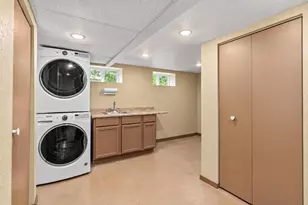909 N 14th St, Manitowoc, WI 54220 - Photo 27