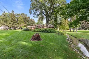 2663 Woodcrest Dr, Neenah, WI 54956 - Photo 45
