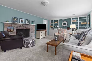 2663 Woodcrest Dr, Neenah, WI 54956 - Photo 27