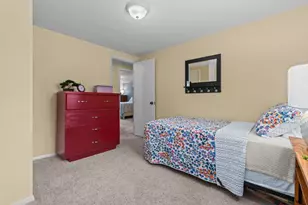 2663 Woodcrest Dr, Neenah, WI 54956 - Photo 37