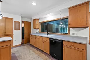 197 Pine St, Clintonville, WI 54929 - Photo 9