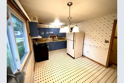 827 Colonial Avenue, Green Bay, WI 54304 - Photo 3