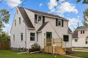 354 Oak St, Menasha, WI 54952 - Photo 1
