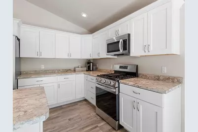 W5873 S Oak Park Circle, Shawano, WI 54166 - Photo 11