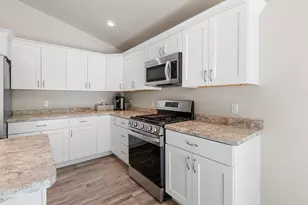 W5873 S Oak Park Cir, Shawano, WI 54166 - Photo 11