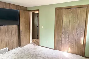 241 Butte Des Morts Dr, Menasha, WI 54952 - Photo 21