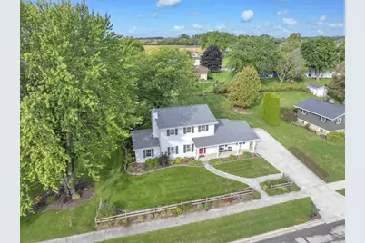 1707 Pilgrim Way, New Holstein, WI 53061 - Photo 5