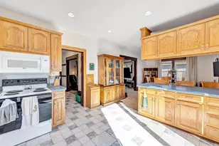 278 Mill St, Algoma, WI 54201 - Photo 9