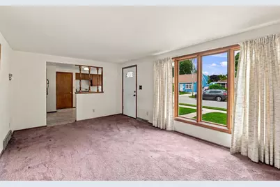 1619 Harold Street, Green Bay, WI 54302 - Photo 7