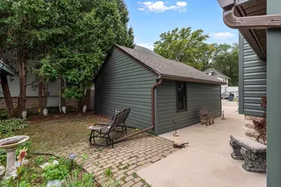 136 E Merrill Avenue, Fond du Lac, WI 54935 - Photo 9