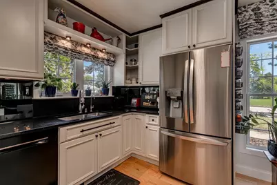 1701 S Hillcrest Drive, Appleton, WI 54914 - Photo 9