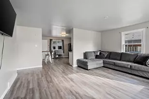 822 Ardennes St, Green Bay, WI 54303 - Photo 5