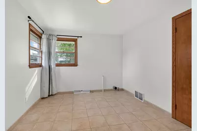 1607 Cormier Road, Green Bay, WI 54313 - Photo 11
