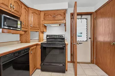 1607 Cormier Road, Green Bay, WI 54313 - Photo 15