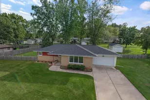 1607 Cormier Rd, Green Bay, WI 54313 - Photo 1