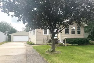 305 Victoria St, Green Bay, WI 54302 - Photo 1