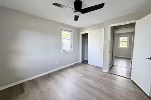 729 W Cedar St, Hilbert, WI 54129 - Photo 9