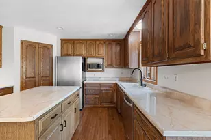 1934 Pike Ln, De Pere, WI 54115 - Photo 9