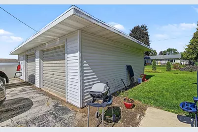 151 W Glenbrook Drive, Pulaski, WI 54162 - Photo 31