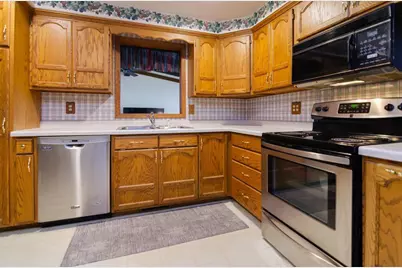 1266 Shadow Lane, Green Bay, WI 54304 - Photo 17