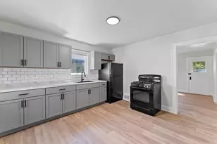 1021 Klaus St, Green Bay, WI 54302 - Photo 5